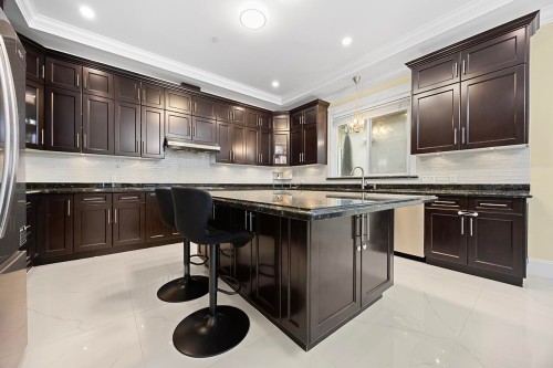 6830 Vivian Street, Vancouver, BC 