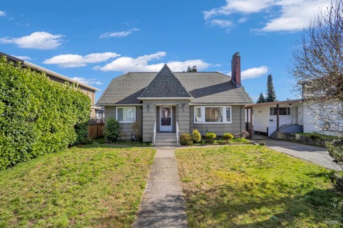 7758 15Th Avenue, Burnaby, BC 