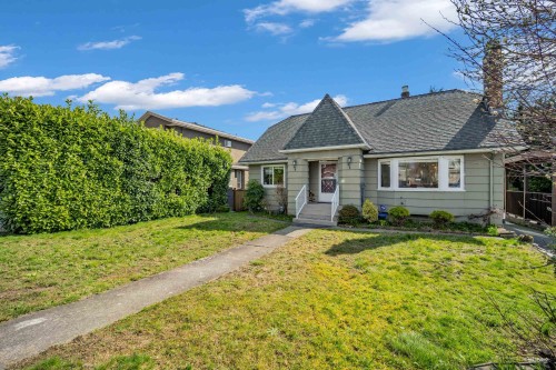 7758 15Th Avenue, Burnaby, BC 