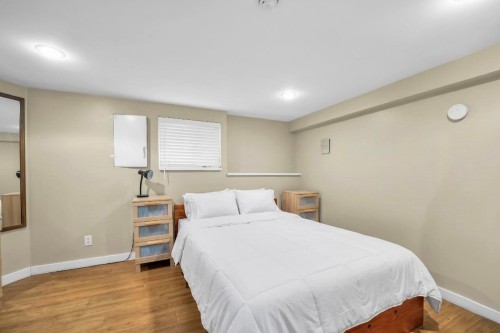 7758 15Th Avenue, Burnaby, BC 