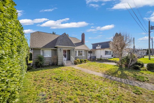 7758 15Th Avenue, Burnaby, BC 