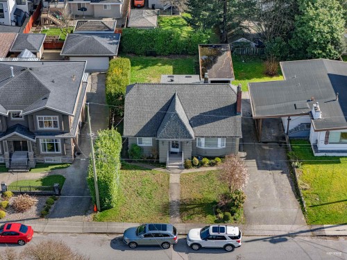 7758 15Th Avenue, Burnaby, BC 