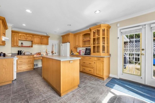 7758 15Th Avenue, Burnaby, BC 