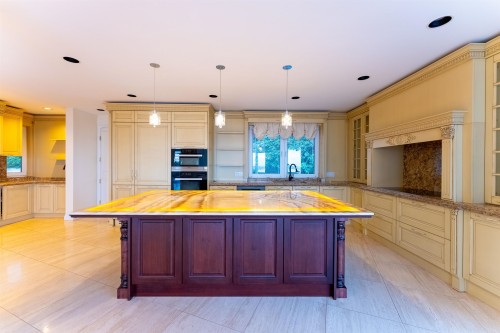 1409 Chartwell Drive, West Vancouver, BC 