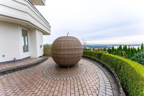 1409 Chartwell Drive, West Vancouver, BC 