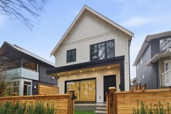 1-810 22nd Avenue E Vancouver, BC V5V 1V7