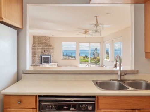 5160 Ridgeview Drive, Sechelt, BC 