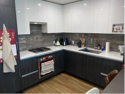 1888 Gilmore Avenue Burnaby, BC V5C 4T4