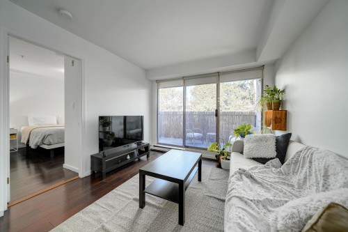 210-1099 Broadway E, Vancouver, BC 