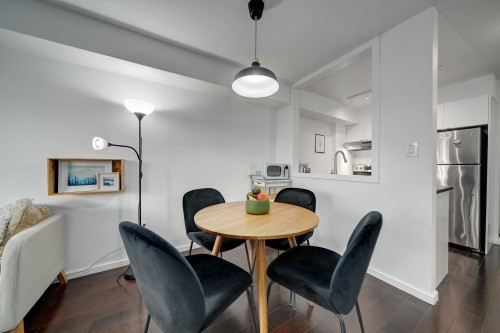 210-1099 Broadway E, Vancouver, BC 