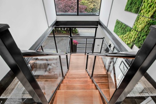 1777 Deep Cove Road, North Vancouver, BC 