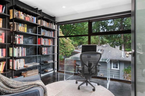 1777 Deep Cove Road, North Vancouver, BC 
