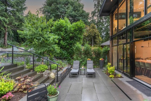 1777 Deep Cove Road, North Vancouver, BC 