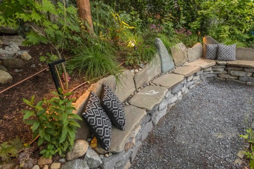 1777 Deep Cove Road, North Vancouver, BC 