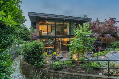 1777 Deep Cove Road, North Vancouver, BC 