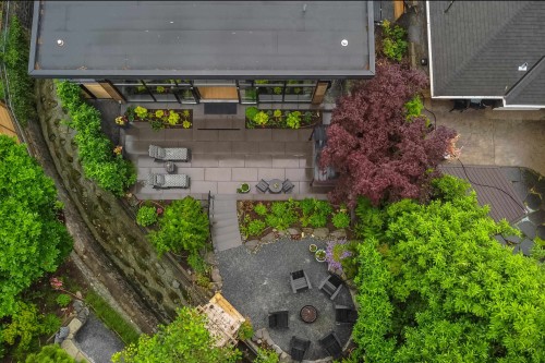 1777 Deep Cove Road, North Vancouver, BC 