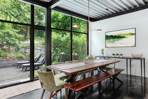 1777 Deep Cove Road, North Vancouver, BC 