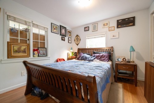 2268 Edgemont Boulevard, North Vancouver, BC 