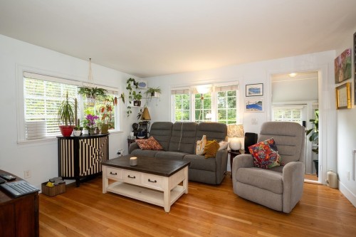 2268 Edgemont Boulevard, North Vancouver, BC 