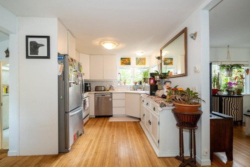 2268 Edgemont Boulevard, North Vancouver, BC 