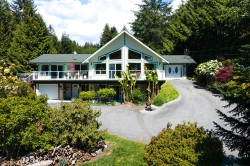 2556 Lower Road Roberts Creek, BC V0N 2W4