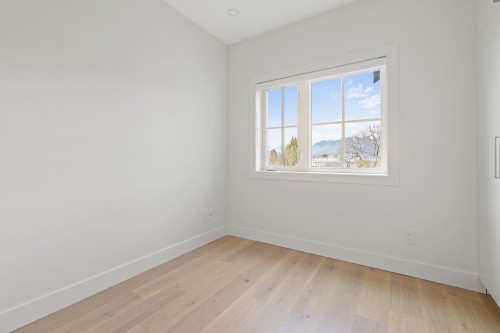 2136 Venables Street, Vancouver, BC 