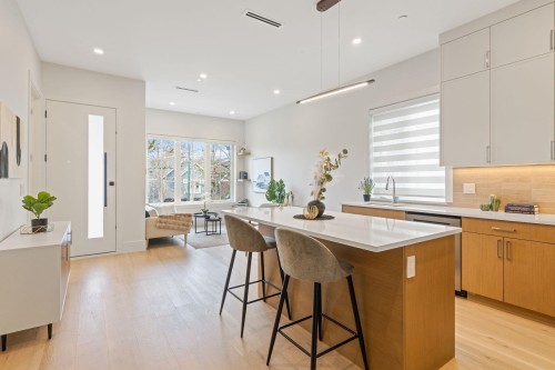 2136 Venables Street, Vancouver, BC 