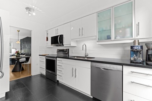 1286 7Th Avenue W, Vancouver, BC 