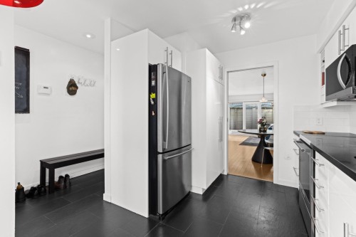 1286 7Th Avenue W, Vancouver, BC 