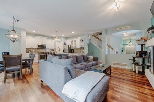 24330 100B Avenue, Maple Ridge, BC 