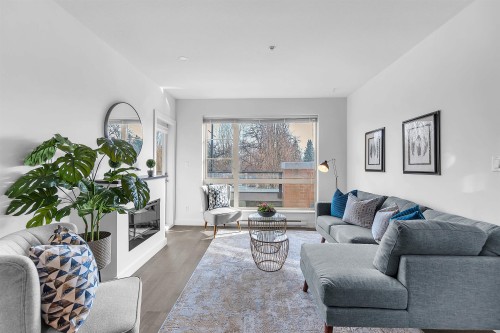 202-1330 Marine Drive  North Vancouver, BC V7P 1T4