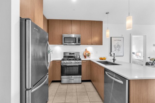 202-1330 Marine Drive, North Vancouver, BC 