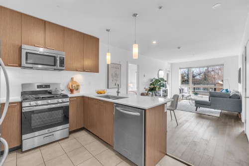 202-1330 Marine Drive, North Vancouver, BC 