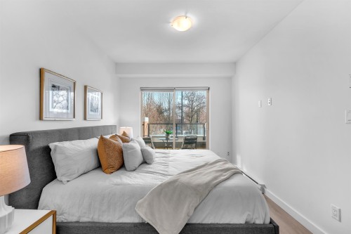 202-1330 Marine Drive, North Vancouver, BC 