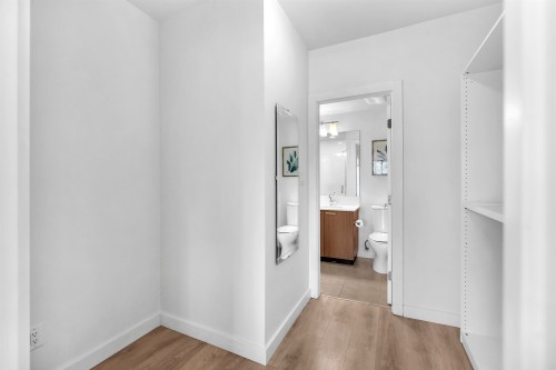 202-1330 Marine Drive, North Vancouver, BC 