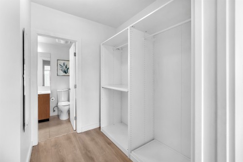 202-1330 Marine Drive, North Vancouver, BC 