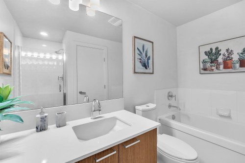 202-1330 Marine Drive, North Vancouver, BC 