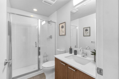 202-1330 Marine Drive, North Vancouver, BC 