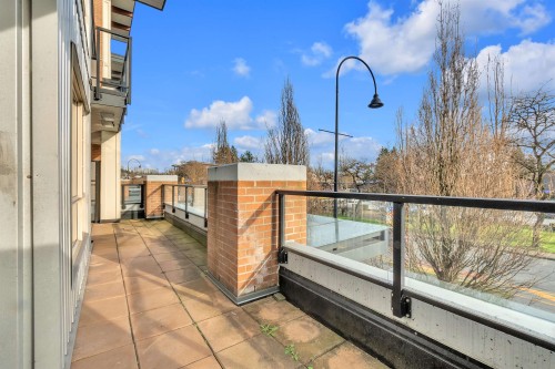 202-1330 Marine Drive, North Vancouver, BC 