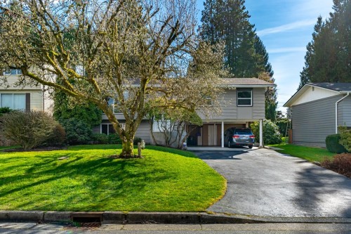 908 Stanton Avenue  Coquitlam, BC V3J 4V2