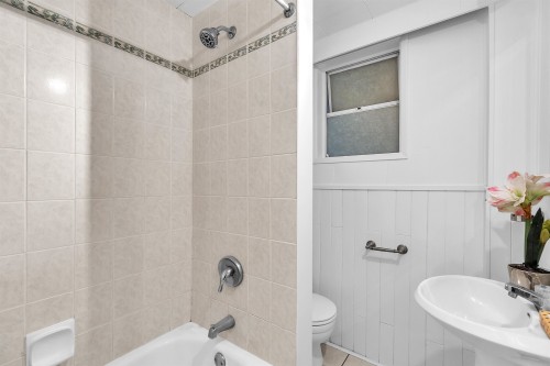2223 8Th Avenue E, Vancouver, BC 
