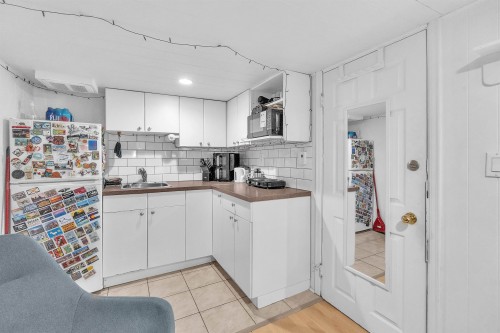 2223 8Th Avenue E, Vancouver, BC 