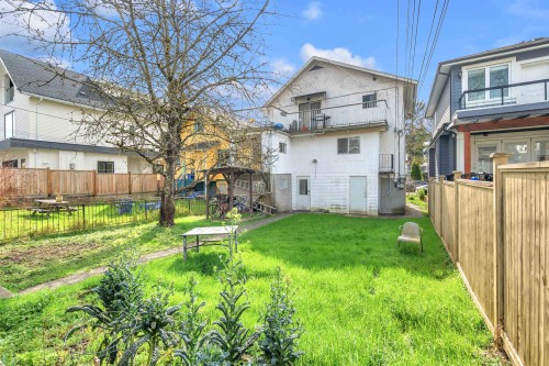 2223 8Th Avenue E, Vancouver, BC 