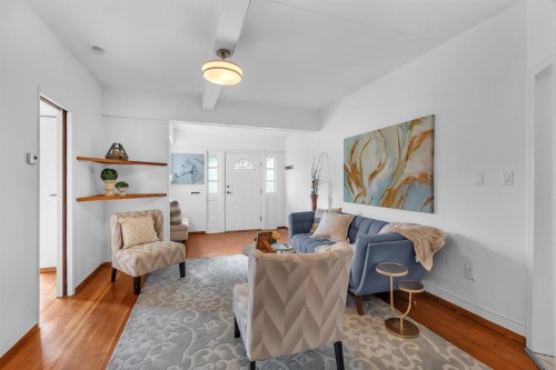 2223 8Th Avenue E, Vancouver, BC 