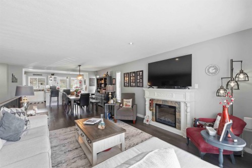 20402 Walnut Crescent, Maple Ridge, BC 