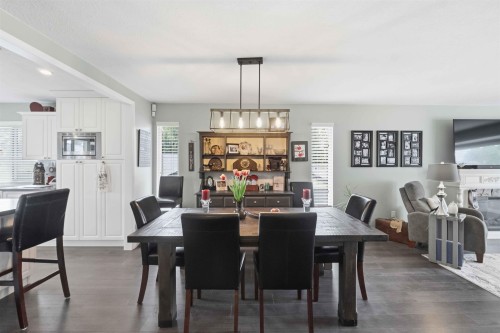 20402 Walnut Crescent, Maple Ridge, BC 