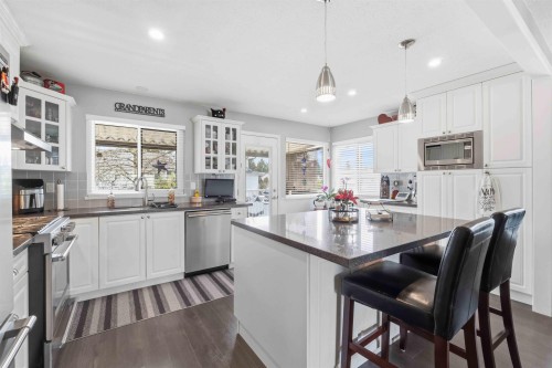 20402 Walnut Crescent, Maple Ridge, BC 