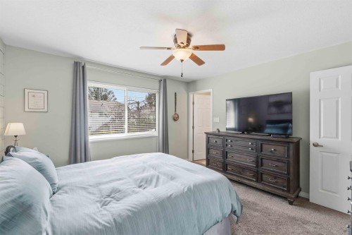 20402 Walnut Crescent, Maple Ridge, BC 