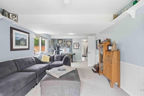 20402 Walnut Crescent, Maple Ridge, BC 