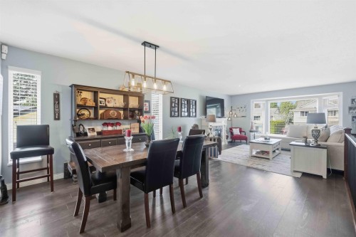 20402 Walnut Crescent, Maple Ridge, BC 